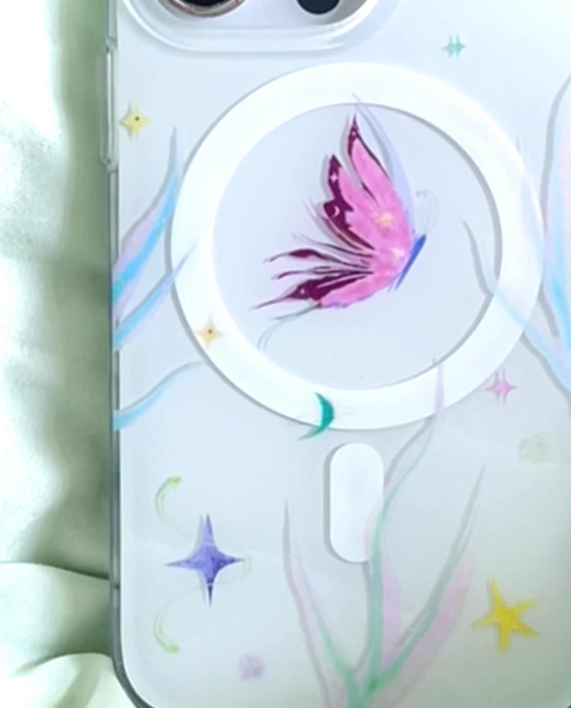 Butterfly Printed Clear Phone Case With MagSafe