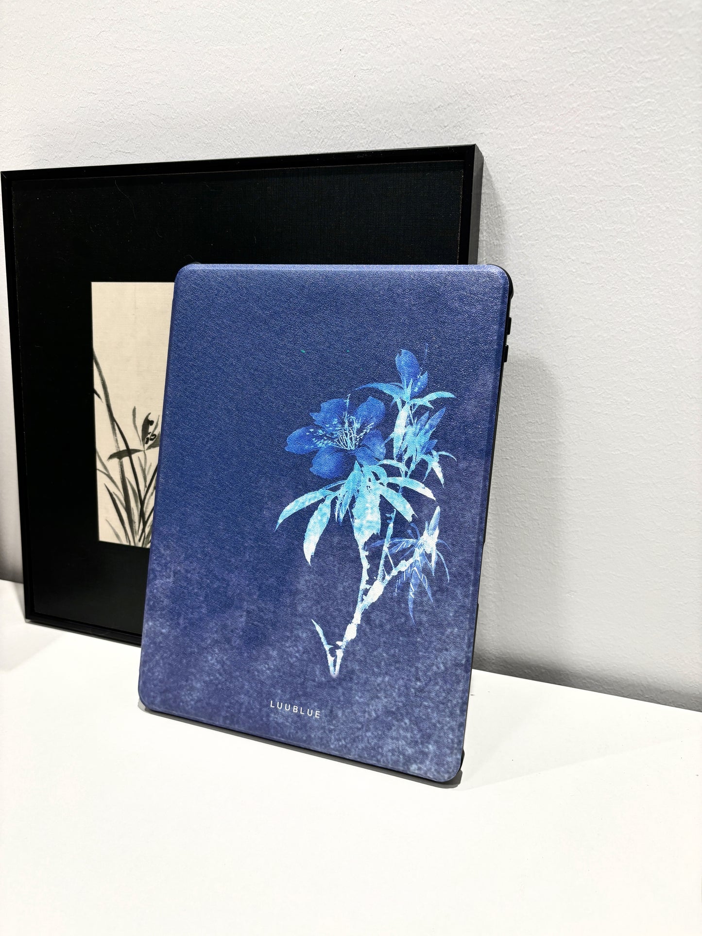 「Chinoiserie」 Flower Printed Blue iPad Case
