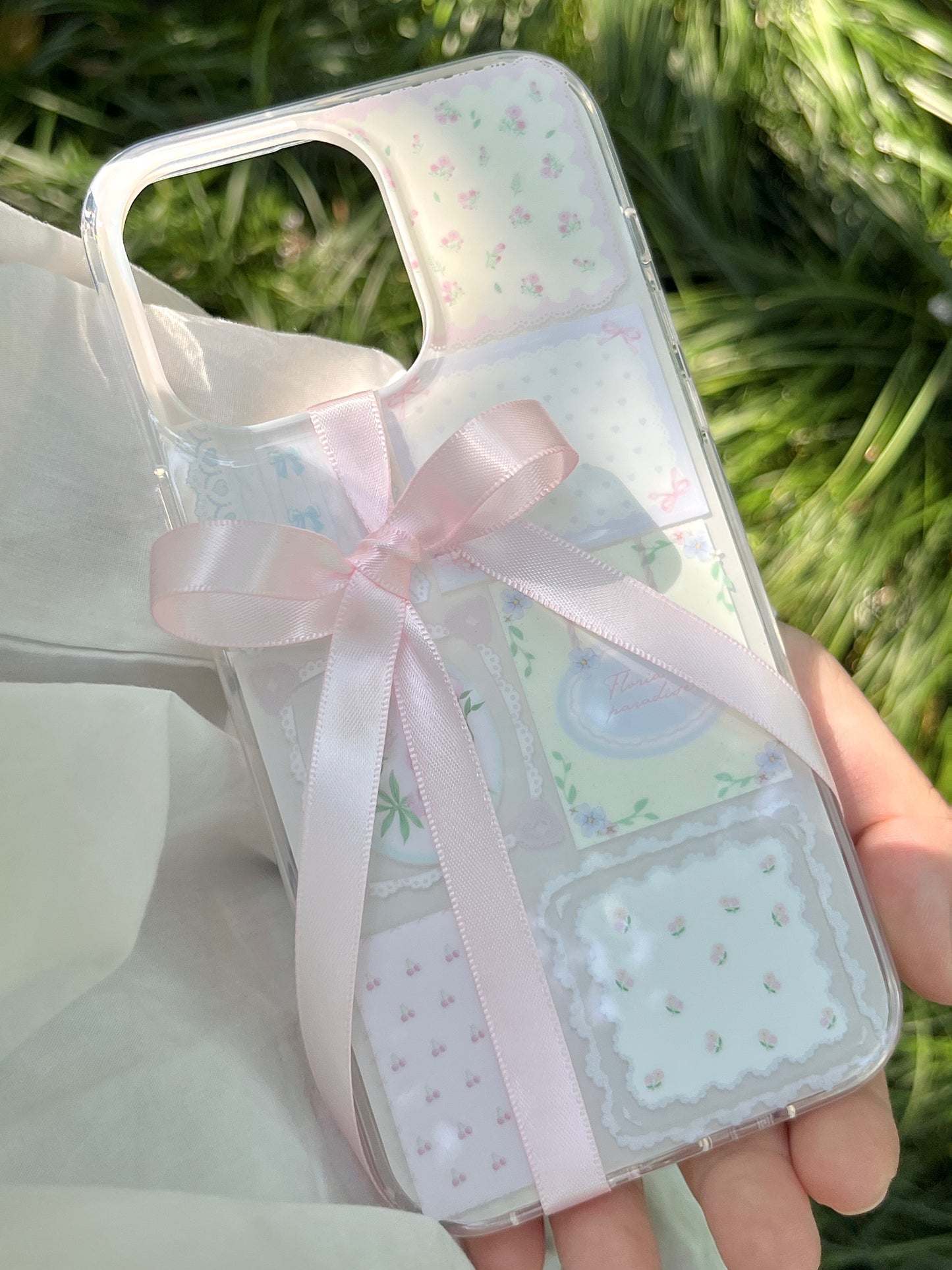 French Romantic Fragmented Flower Girl Phone Case