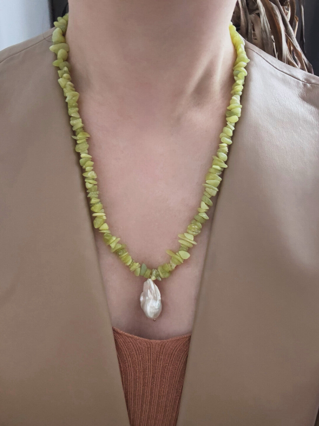 Green Natural Stones Pearl Beaded Necklace