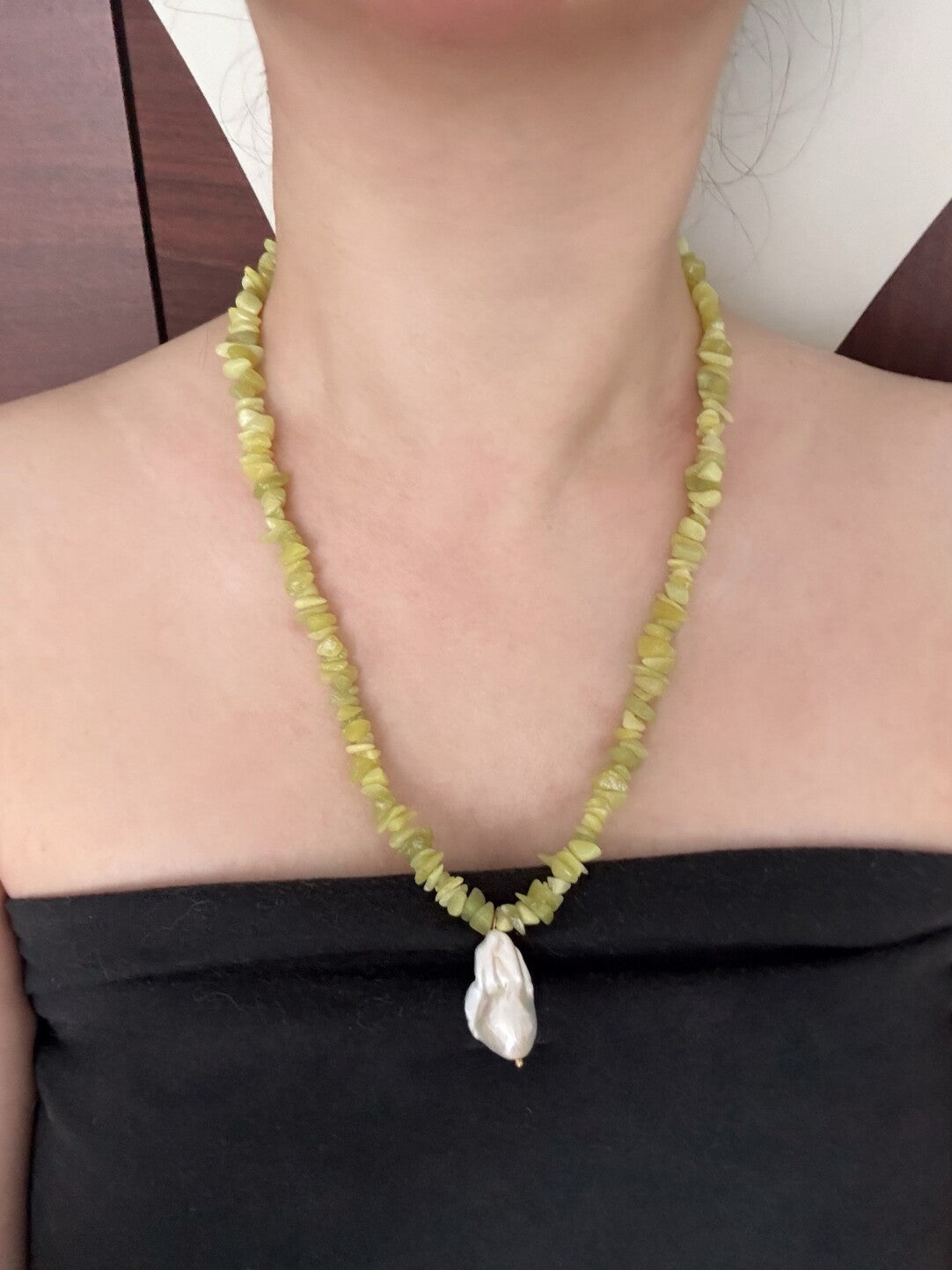 Green Natural Stones Pearl Beaded Necklace