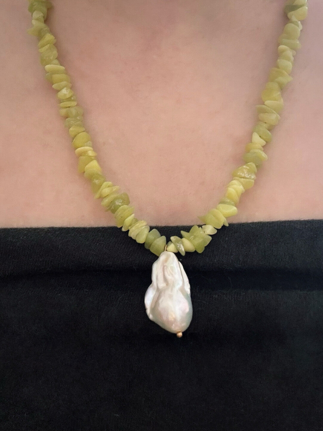 Green Natural Stones Pearl Beaded Necklace