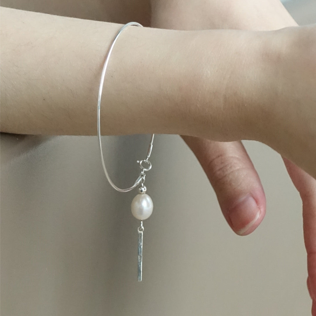 Less is More Pearl Bracelet