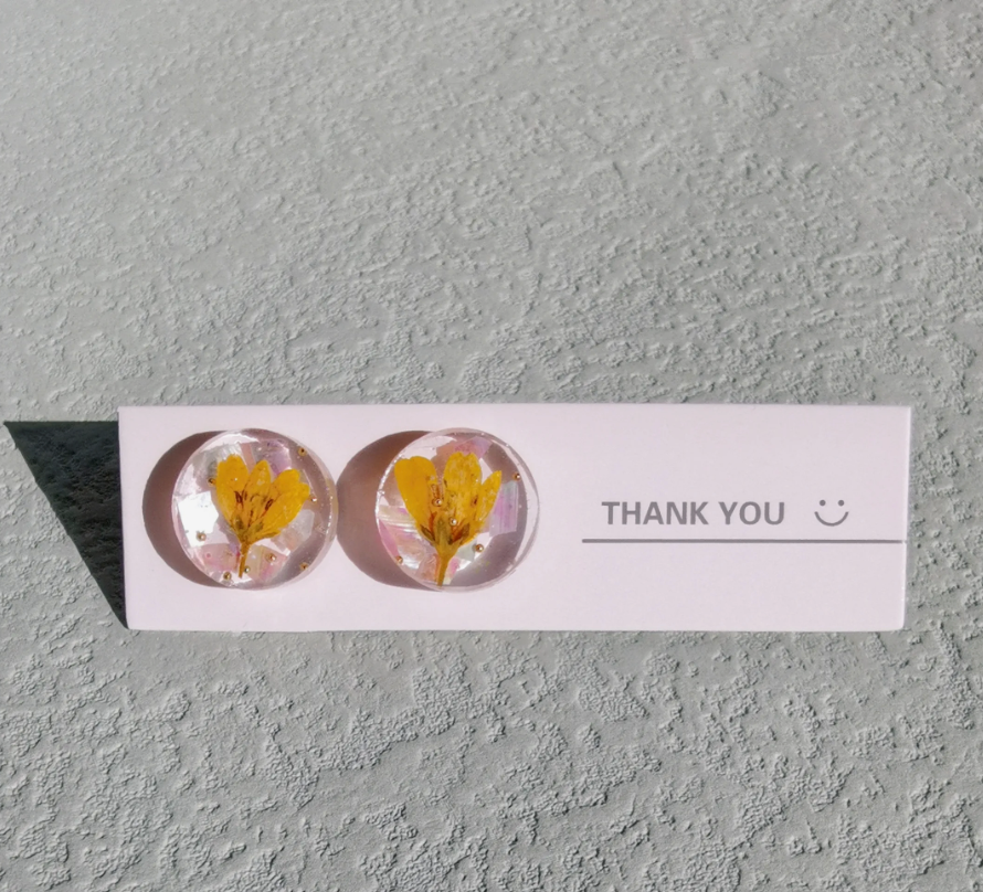 White Resin Flower Earrings