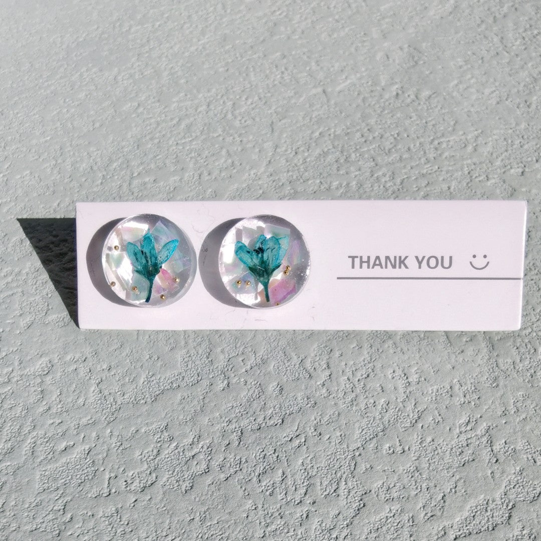 White Resin Flower Earrings