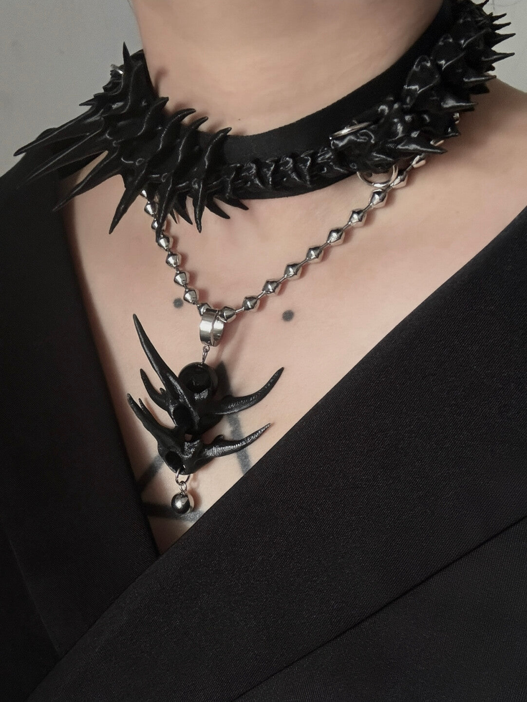 Vertebrae Hand Tie Necklace,Layered with Bold Chains and a Downward-Facing Pendant(Please Note the Color) / Single Necklace / 1,Lumivault.