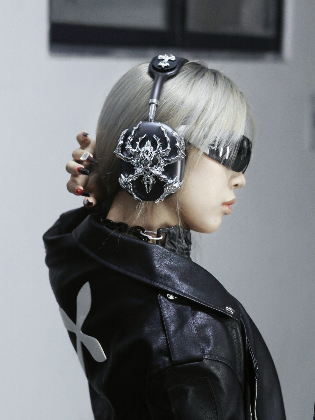 3D Printed Silver Bone Spider AirPods Max Case
