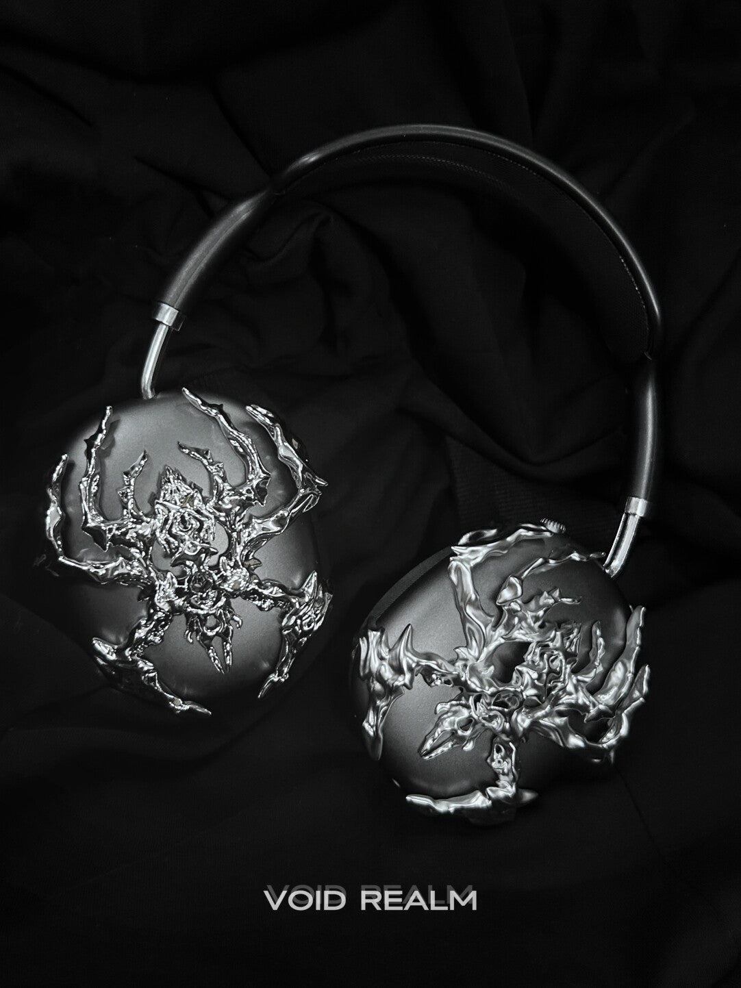 3D Printed Silver Bone Spider AirPods Max Case