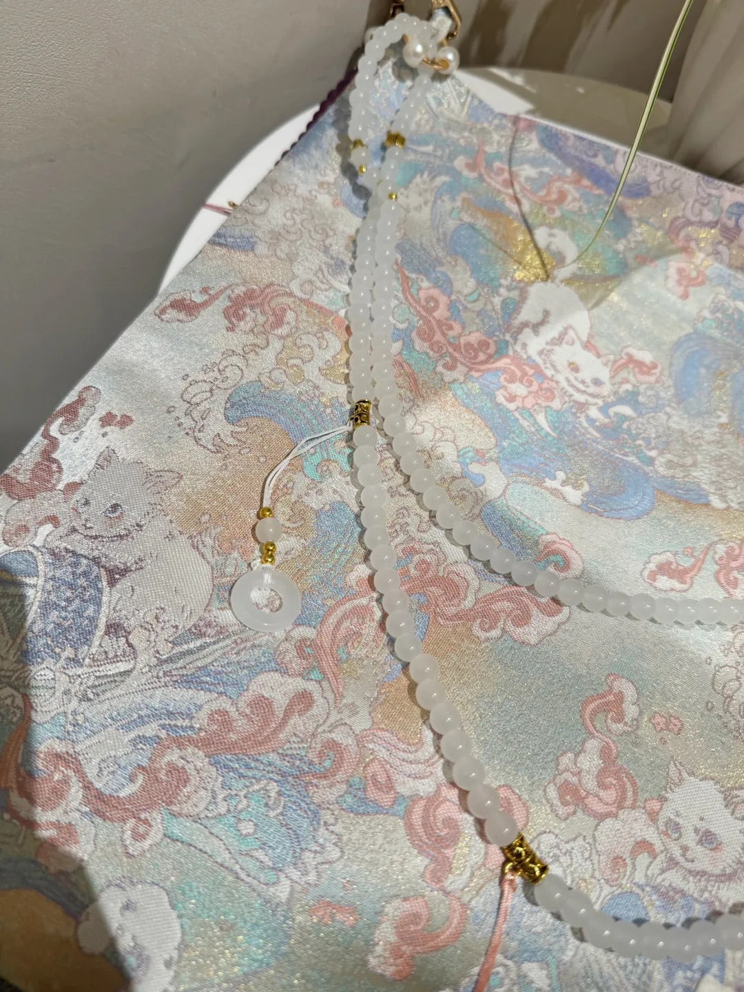 [Chinoiserie] White Cat Beaded Tassel Silk Bag