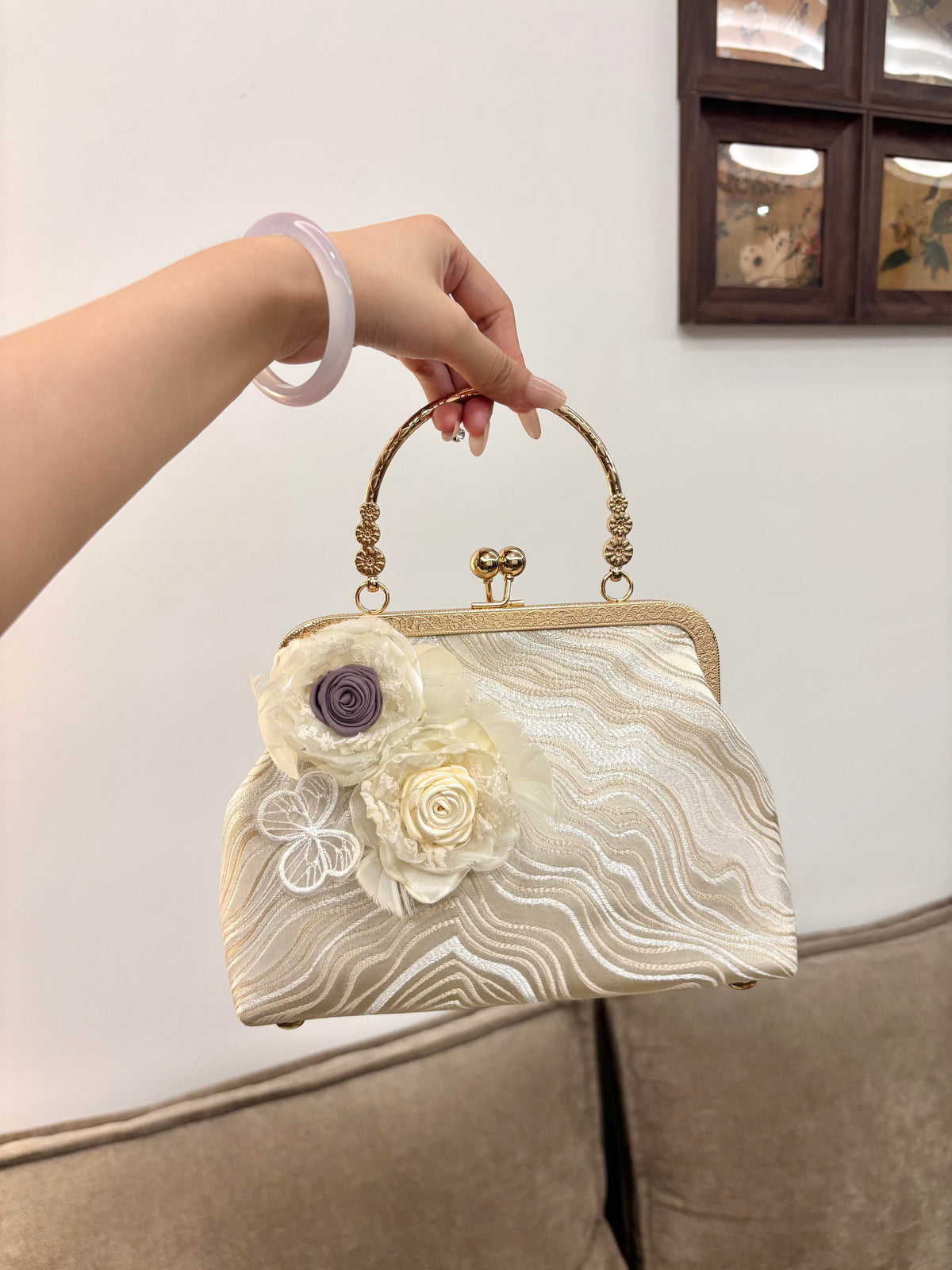 White Lace Rose Kiss-Lock Bag