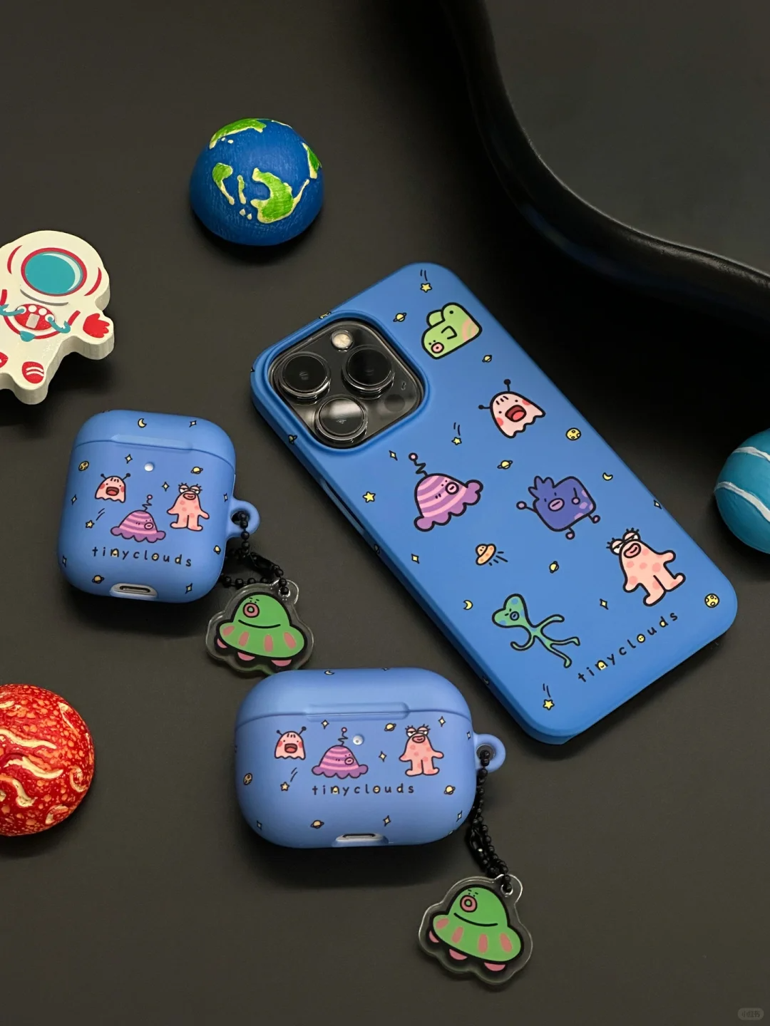 Alien Printed Funny Phone Case | iPhone Accessories Alien Printed Funny Phone Case | iPhone Accessories