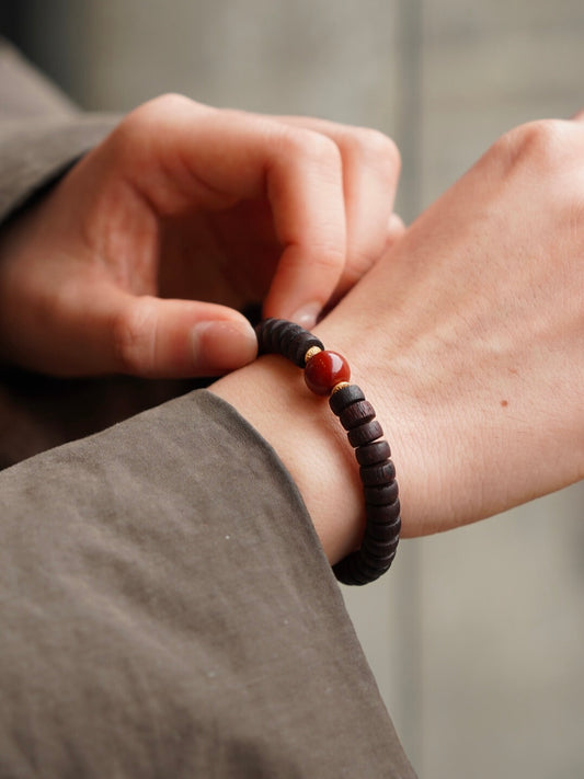 Aloeswood South Red Agate Beaded Bracelet