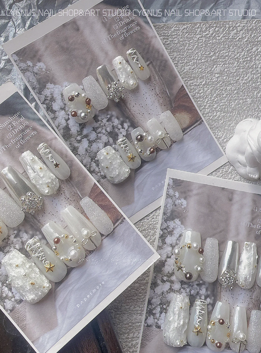 White Xmas Luxury Press On Nails Set 2.0