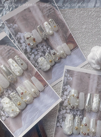 White Xmas Luxury Press On Nails Set 2.0