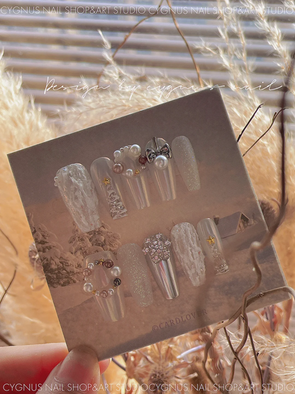 White Xmas Luxury Press On Nails Set 2.0
