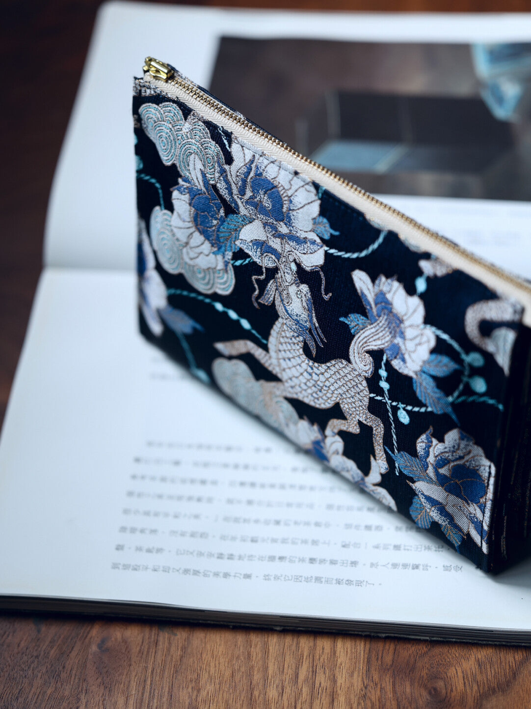 [Chinoiserie] Auspicious Qilin Pattern Silk Clutch Bag
