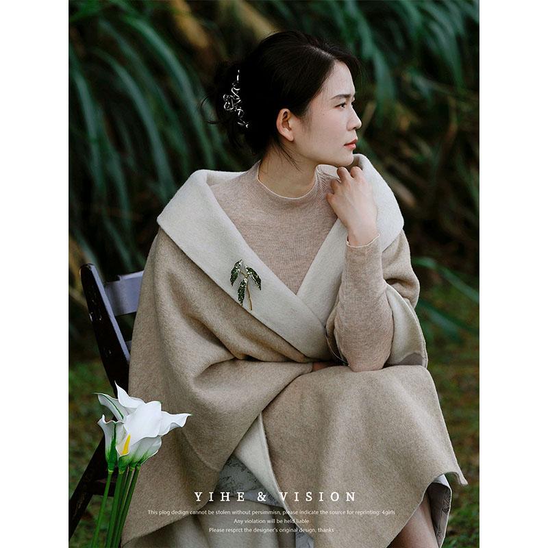 Begonia Ceramic Brooch