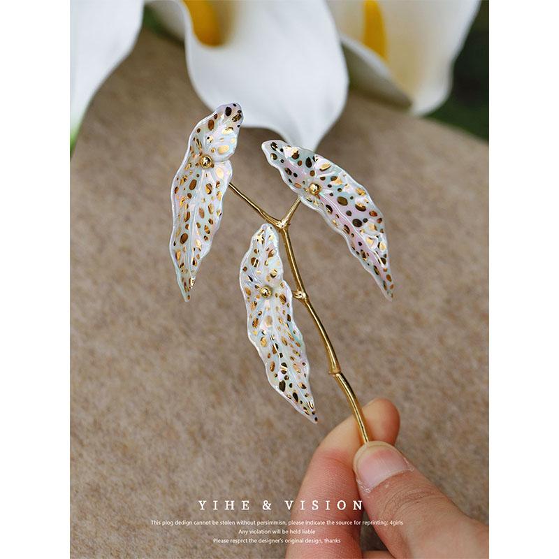 Begonia Ceramic Brooch