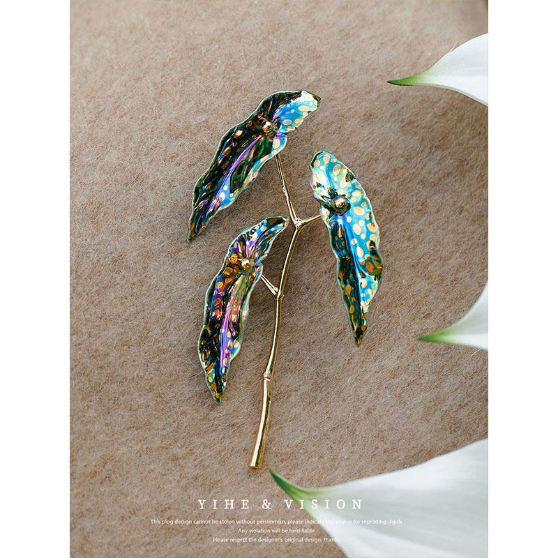 Begonia Ceramic Brooch