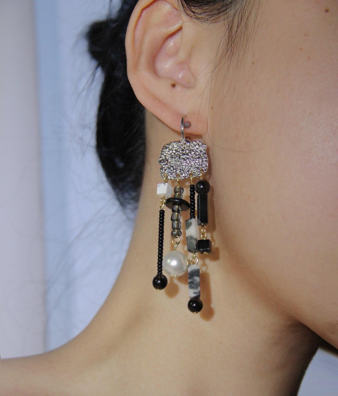 Chinoiserie Black & White Sweet Fairy Tassel Earrings