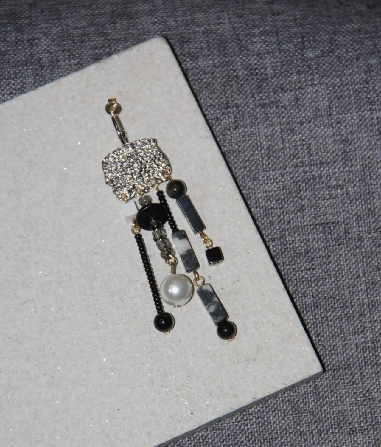 Chinoiserie Black & White Sweet Fairy Tassel Earrings