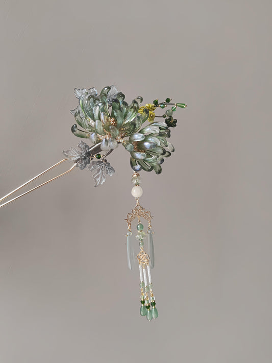 Chinoiserie Chrysanthemum Beaded Tassel Hairpin | Hairpin | Three Fleas