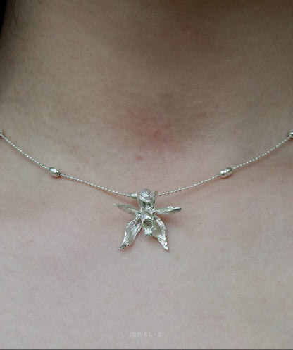 Chinoiserie Coelogyne Cristata Silver Necklace