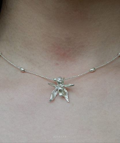 Chinoiserie Coelogyne Cristata Silver Necklace