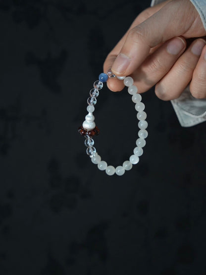 Chinoiserie Moonlight Beaded Bracelet