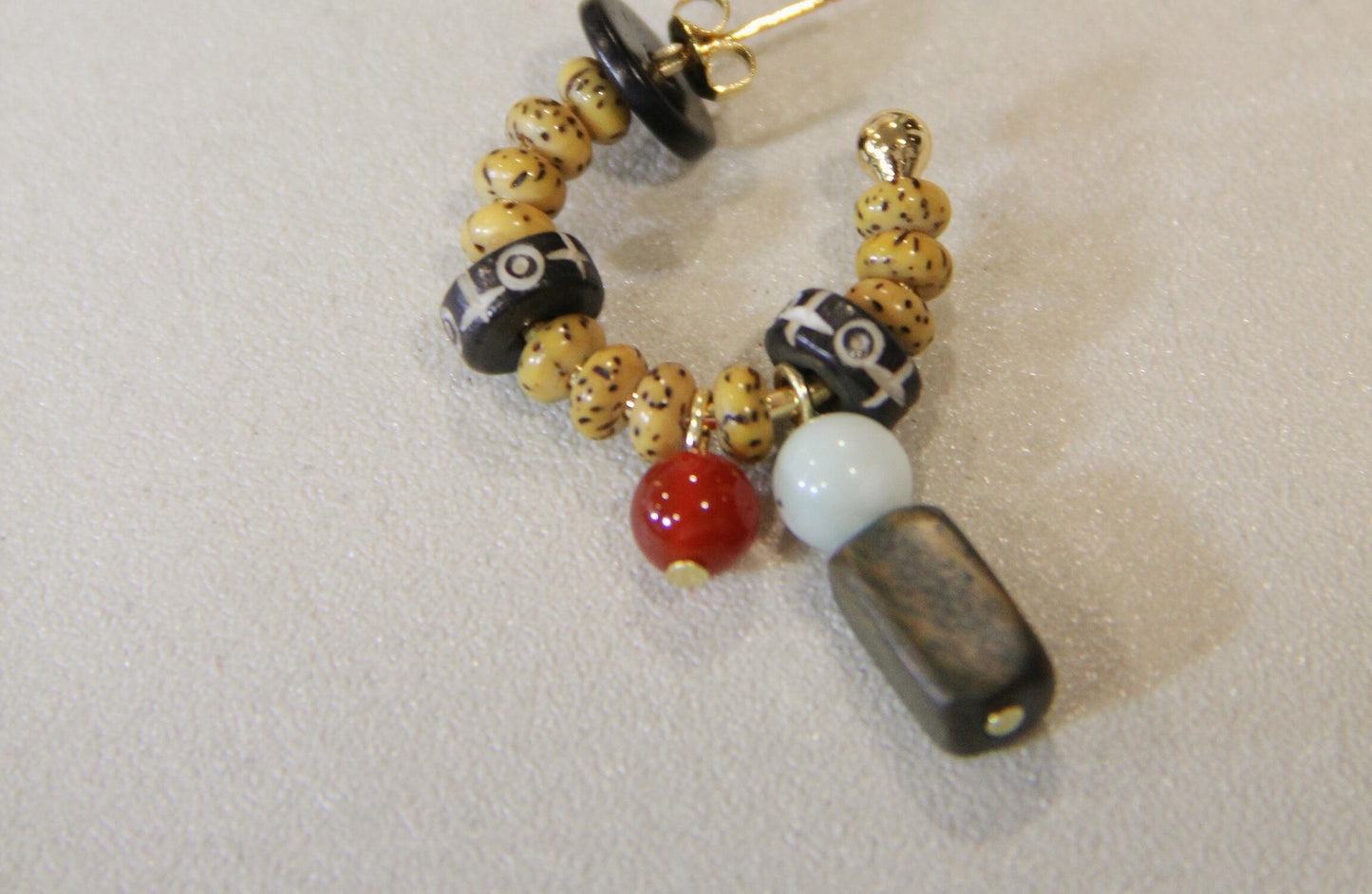 Chinoiserie Mountain Sandalwood Agate Earrings