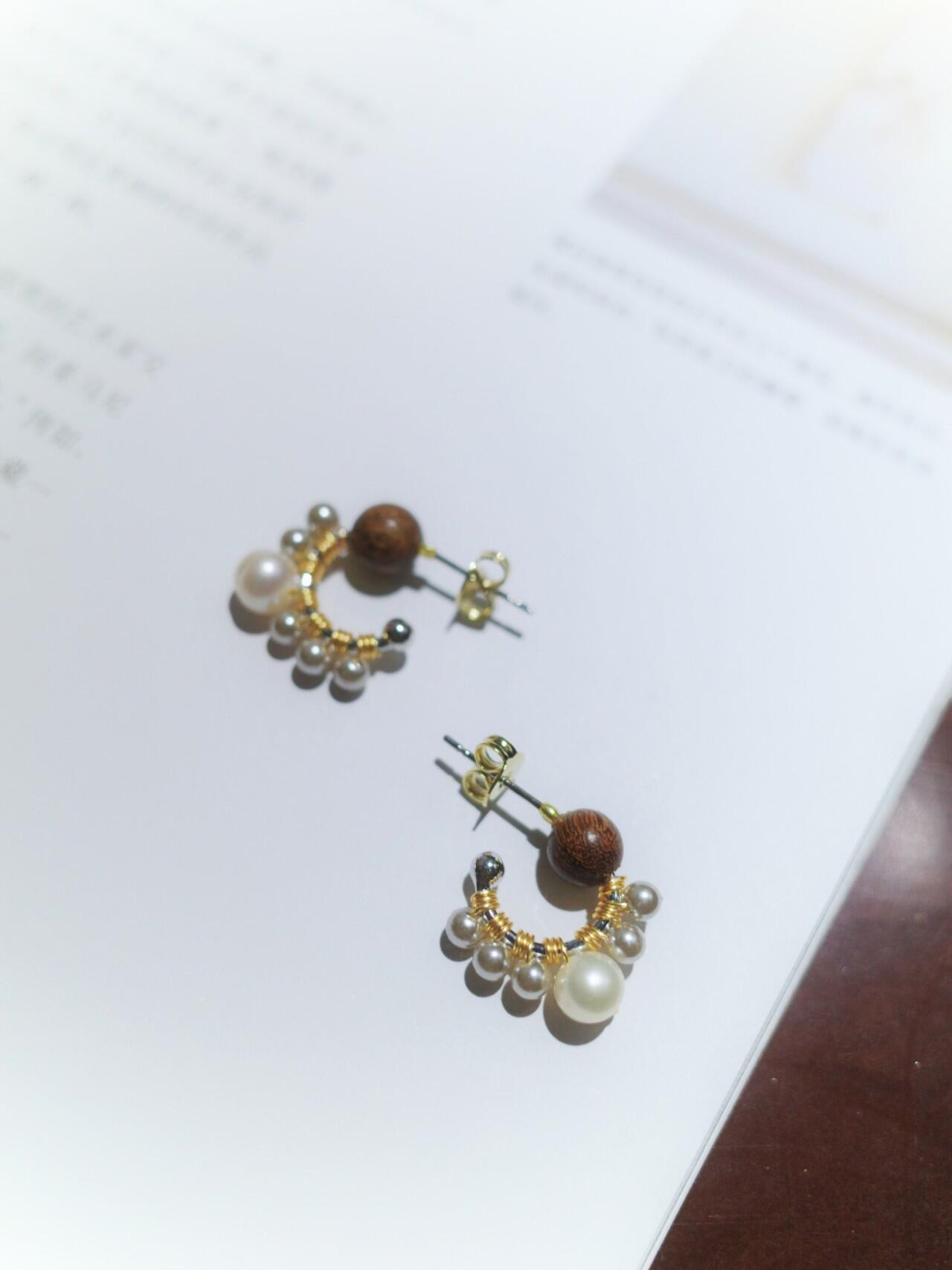 Chinoiserie Pearl Sandalwood Small Earrings