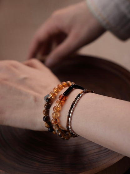 Chinoiserie Silver Cliff Beaded Bracelet