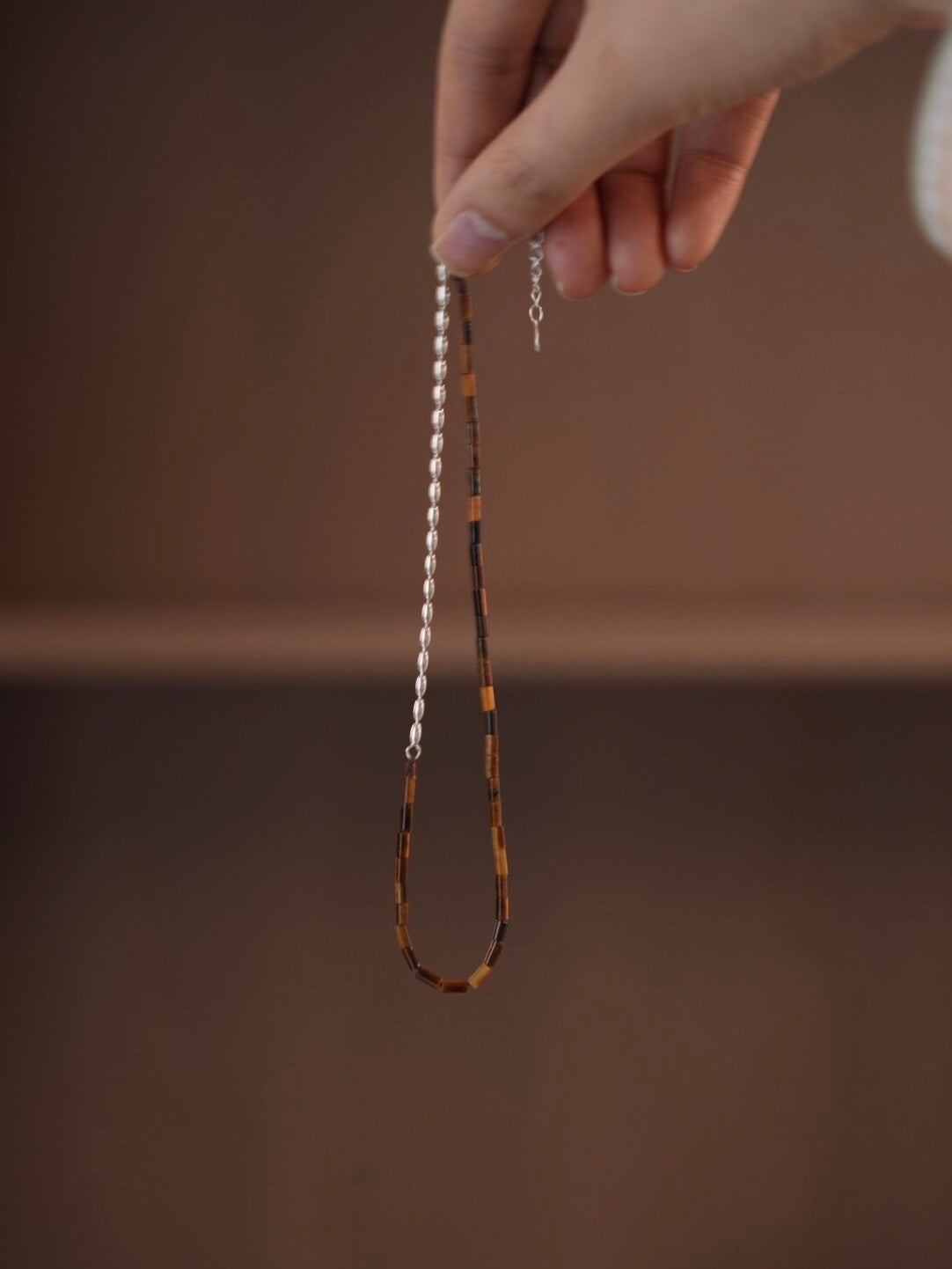 Chinoiserie Silver Cliff Beaded Bracelet