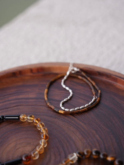 Chinoiserie Silver Cliff Beaded Bracelet