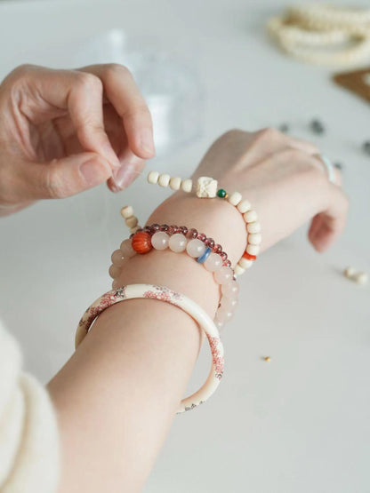 Chinoiserie  Vanilla South Red Agate Bracelet