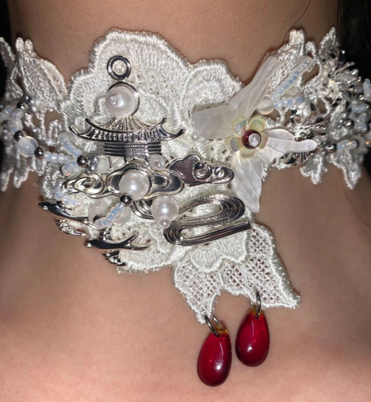 Chinoiserie White Temple Red Beads Wide Choker