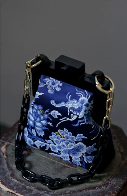 [Chinoiserie] Blue Flower Embroidery Frame Clutch Bag