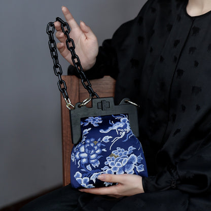 [Chinoiserie] Blue Flower Embroidery Frame Clutch Bag