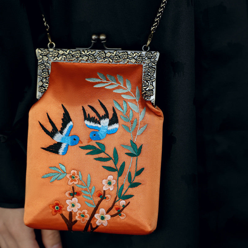 [Chinoiserie] Blue Little Birds Embroidery Frame Clutch Bag