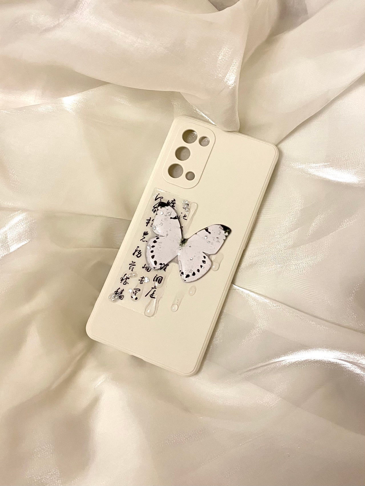 「Chinoiserie」 Butterfly Calligraphy Resin Phone Case
