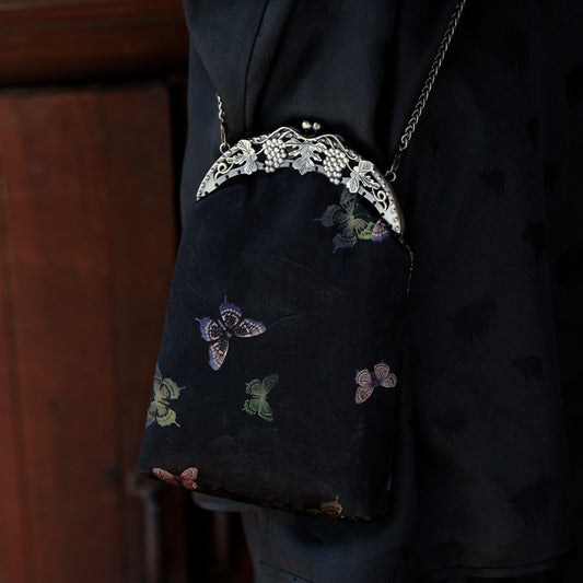 [Chinoiserie] Butterfly Grapevine Frame Clutch Bag