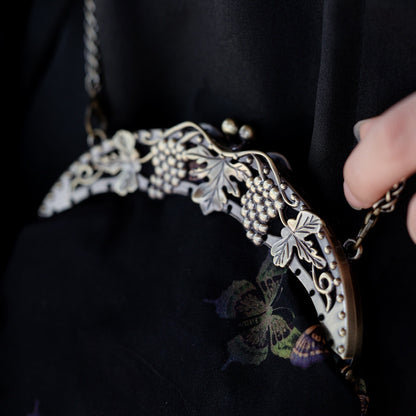 [Chinoiserie] Butterfly Grapevine Frame Clutch Bag