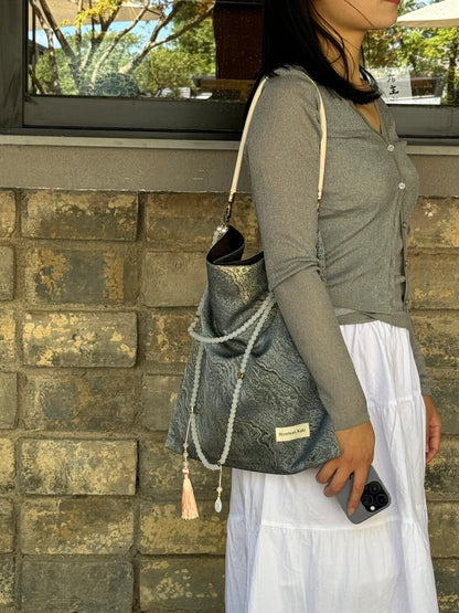 [Chinoiserie] Calm Blue Gilded Beaded Tassel Silk Bag | Bag | Three Fleas