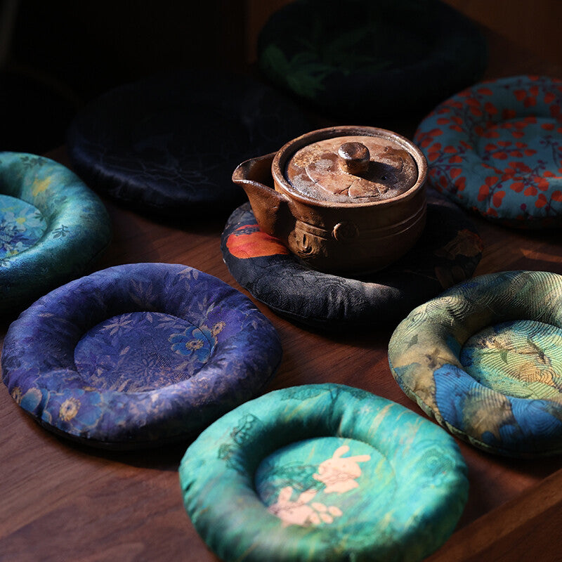 [Chinoiserie] Donut-Shaped Silk Teacup Coaster