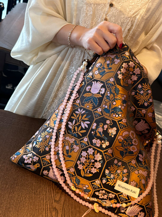 [Chinoiserie] Floral Bird Window Scene Beaded Tassel Silk Bag