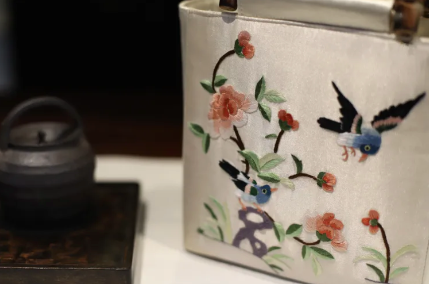 [Chinoiserie] Flower Bird Embroidery Handbag