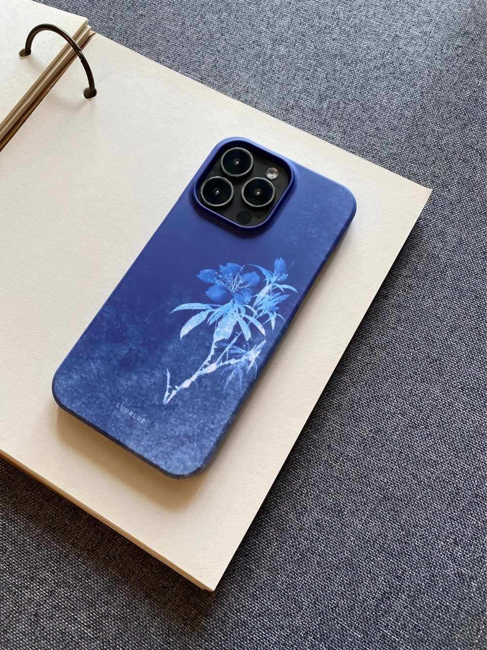 「Chinoiserie」 Flower Printed Blue Phone Case