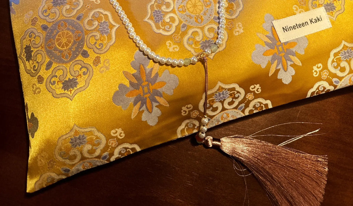 [Chinoiserie] Golden Gardenia Auspicious Beaded Tassel Silk Bag | Bag | Three Fleas