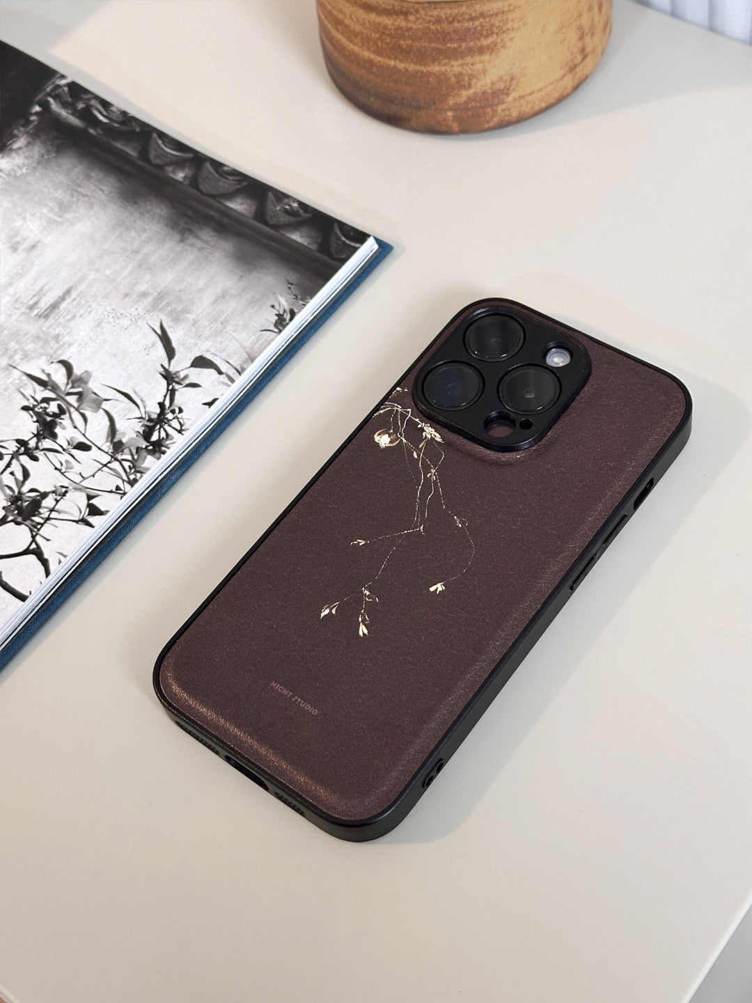 「Chinoiserie」Hanging Flower Branches Phone Case