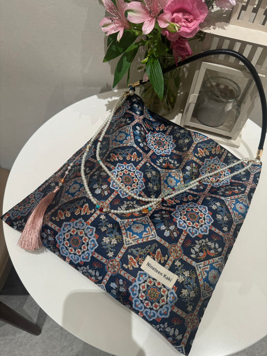 [Chinoiserie] Immortal Herb Pattern Beaded Tassel Silk Bag